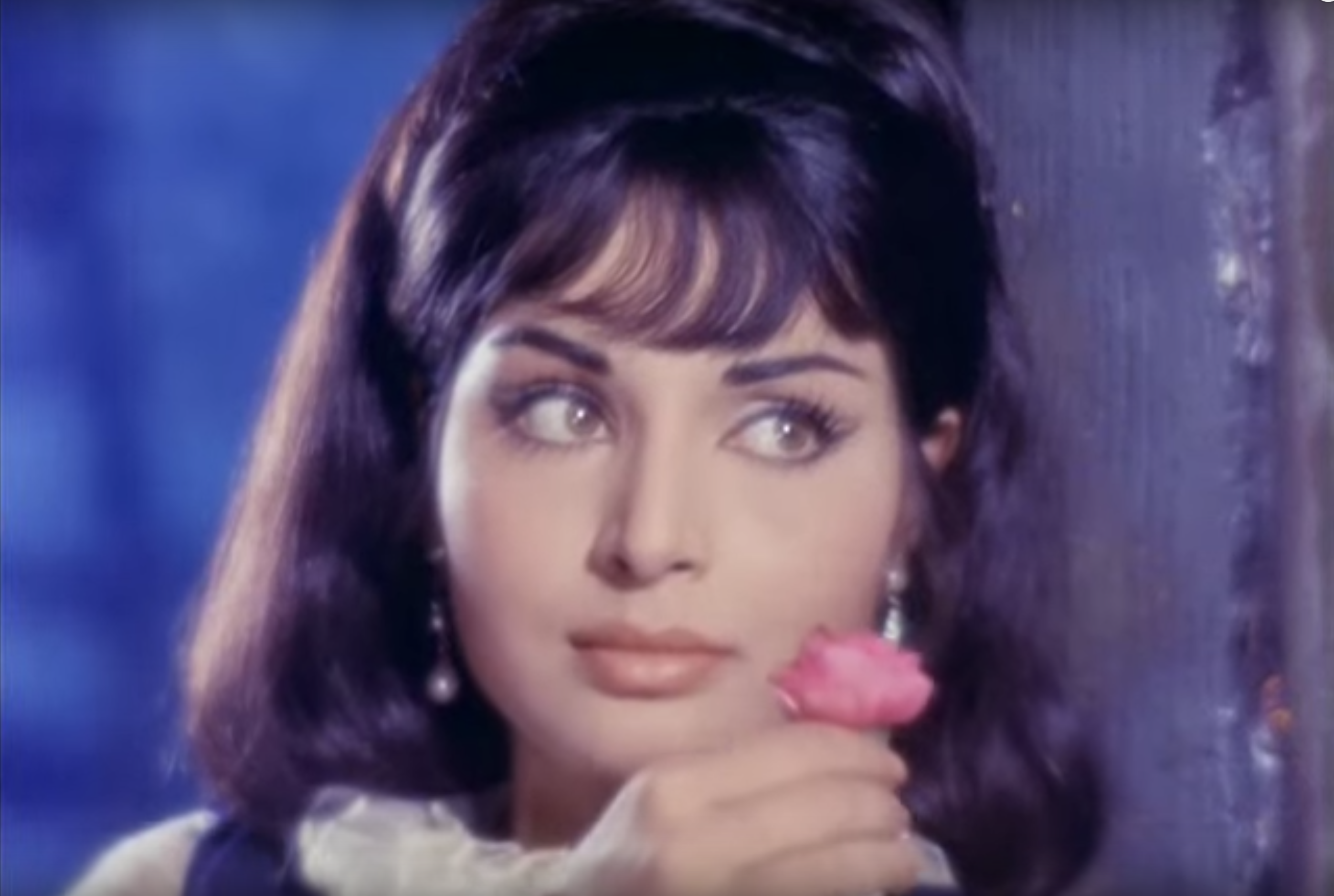 Beautiful Rakhee in Sharmilee (1971).png